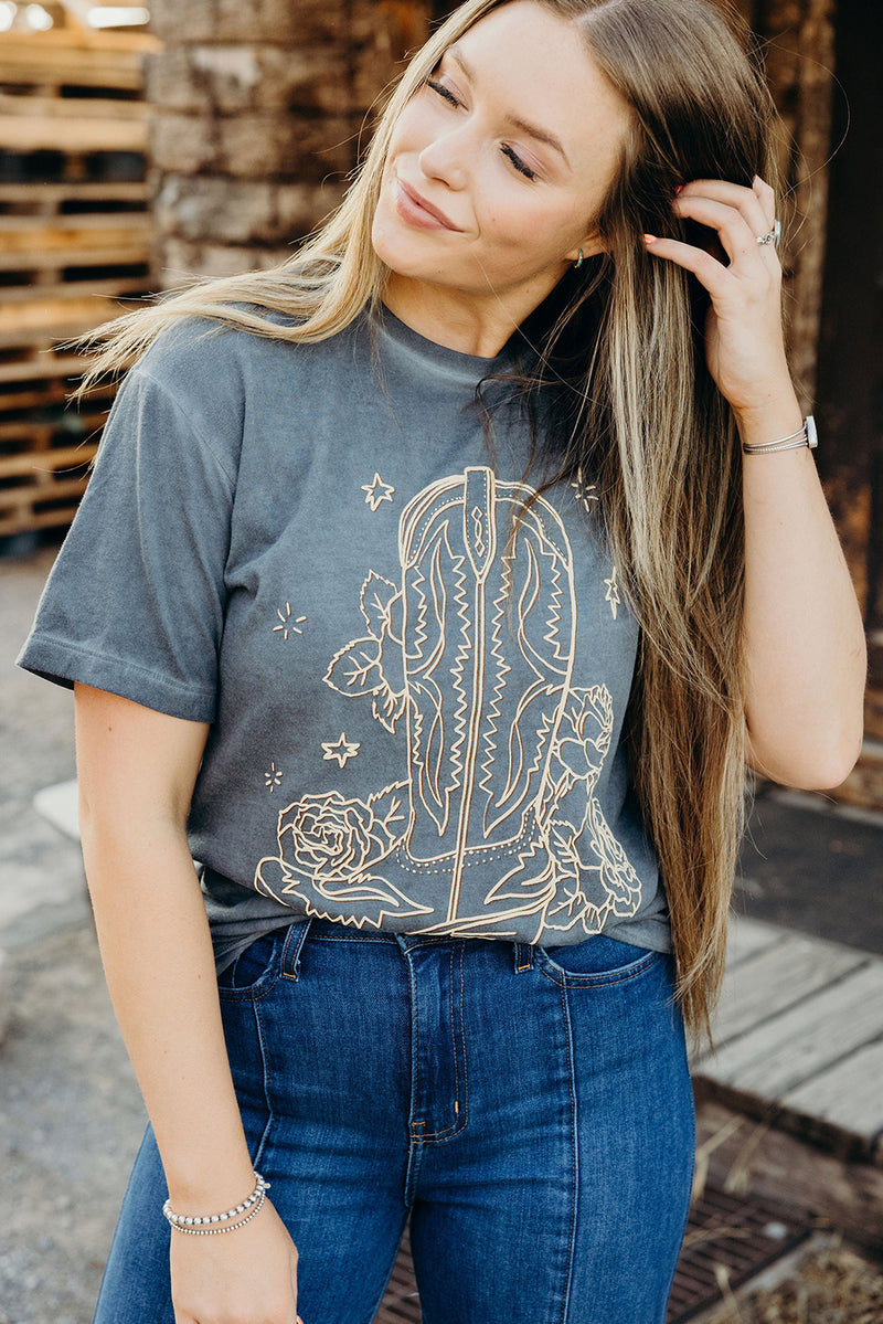 High-rise Vintage Cowboy Boots Floral Graphic Tee