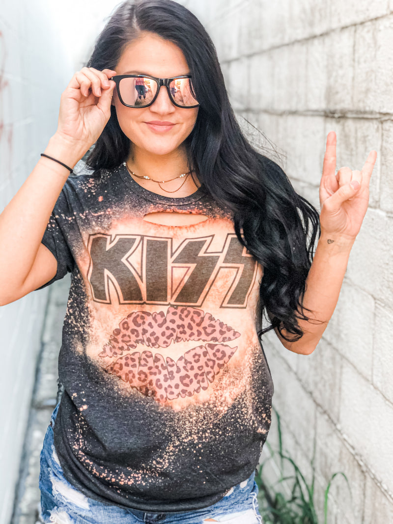 KiSS tee