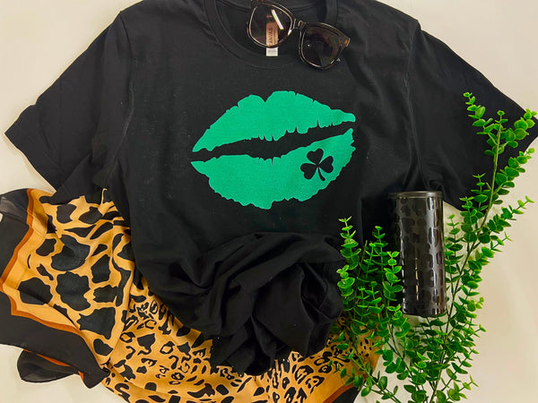 Clover kiss tee